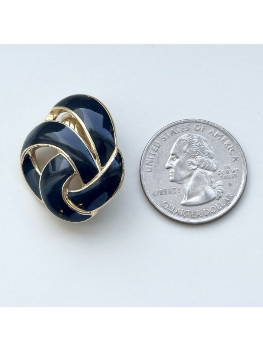 Vintage Trifari Earrings Black Enamel Gold Twist Knot Clip-On Signed Very Nice! - Picture 7 of 11